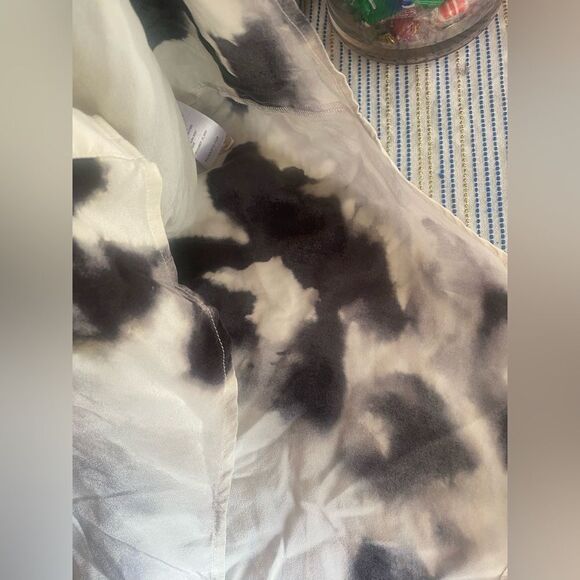 AllSaints 100% Silk Cream/Black Luna Aura Shirt Sleeveless  Button Dress Size 6 - Picture 10 of 12